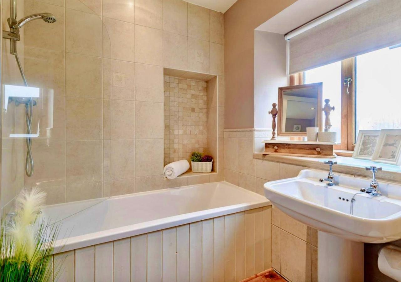 Red Lion House Villa Hartington Bagian luar foto